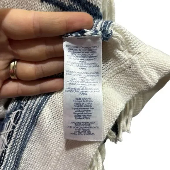 Chaps denim, Southwestern Boho Sleeved Poncho fringe sweater Size Medium - Picture 4 of 6